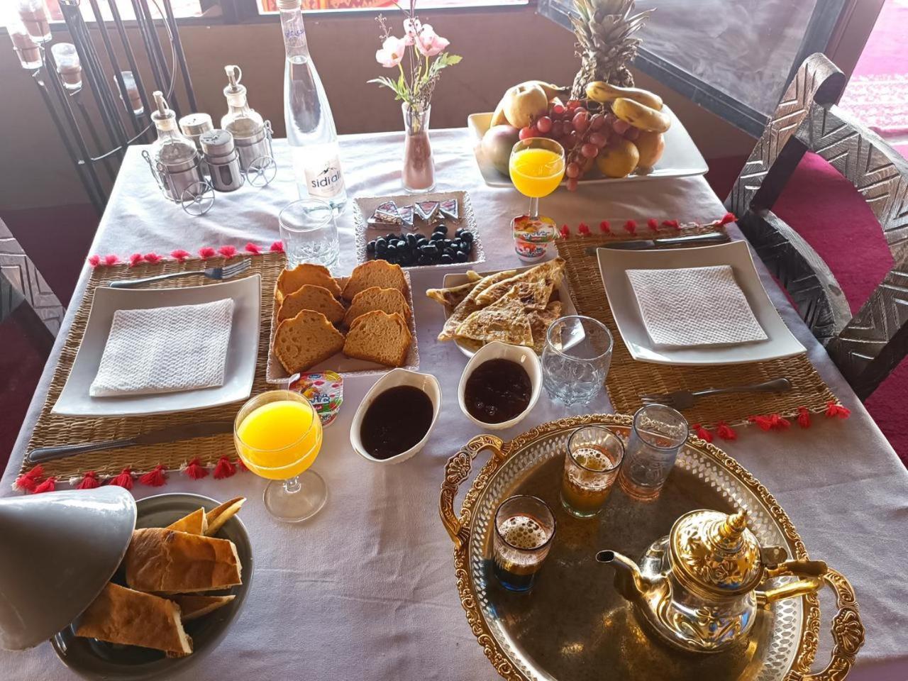 Merzouga Traditional Luxury Camp Екстериор снимка